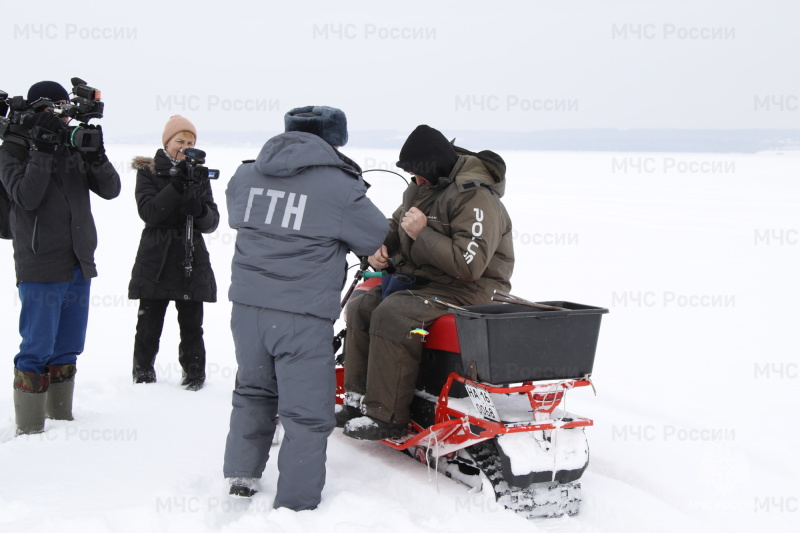 Рейд ГИМС: в республике участились случаи выезда автомобилей на лёд в запрещённых местах