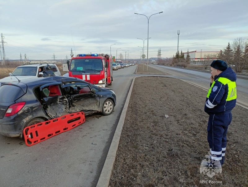 Пожарно-спасательные подразделения МЧС России реагировали на дорожно-транспортное происшествие в г. Набережные Челны.