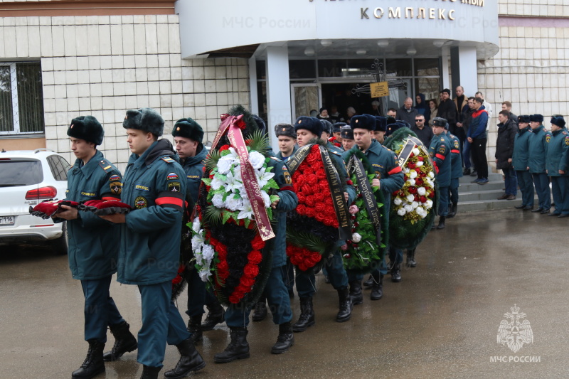 Валерия Зиновьевича Гришенкова торжественно проводили в последний путь