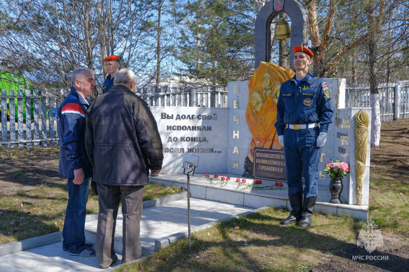 Верны традициям