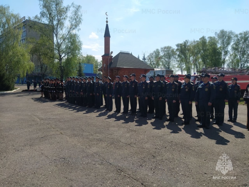 В Зеленодольском гарнизоне провели церемонию принятия присяги сотрудниками МЧС