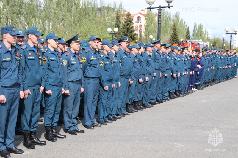 Богу – хвала, ближнему – защита: грандиозный городской праздник в честь Дня пожарной охраны России