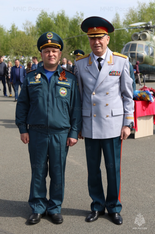 Богу – хвала, ближнему – защита: грандиозный городской праздник в честь Дня пожарной охраны России