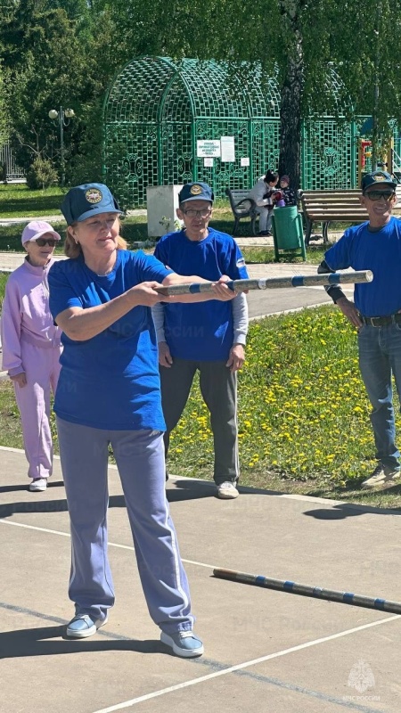 Ветераны бьются в городки