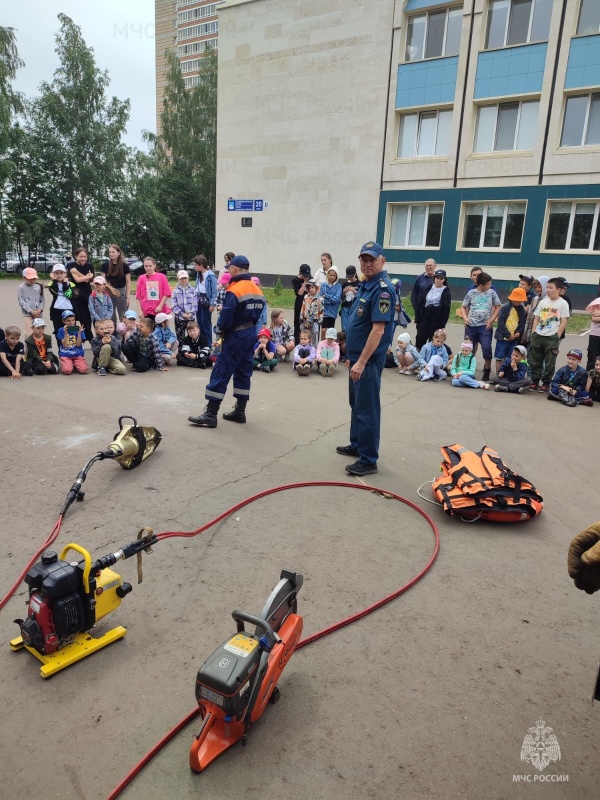 На каникулы – с багажом знаний по безопасному поведению у воды