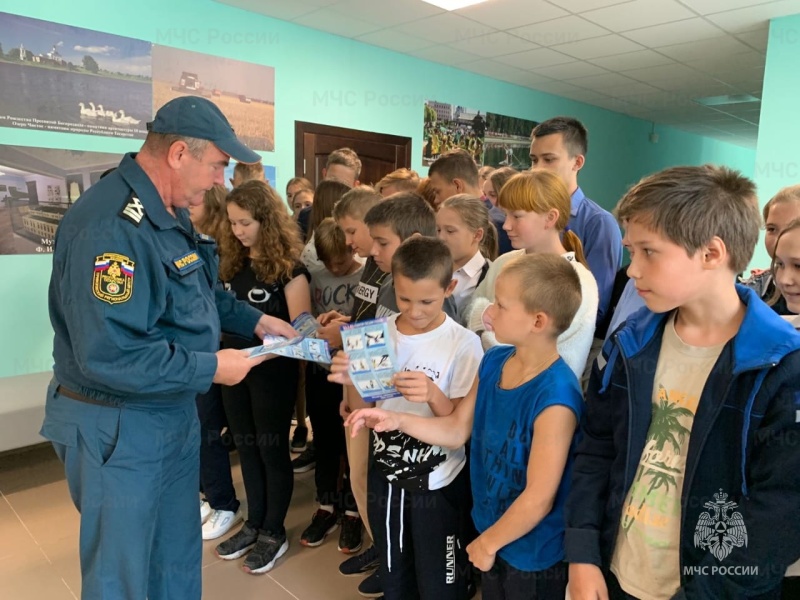 На каникулы – с багажом знаний по безопасному поведению у воды