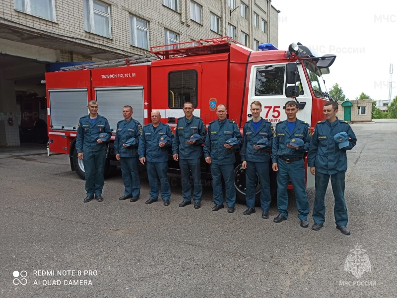 Сотрудники МЧС приняли участие во Всероссийской акции, посвящëнной Дню памяти и скорби