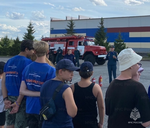 Праздник пожарной безопасности в «Лагере моего двора»