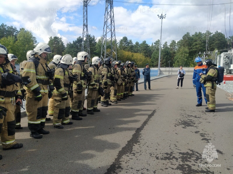 Без дыма и огня: зеленодольские пожарные провели учения на электроподстанции.