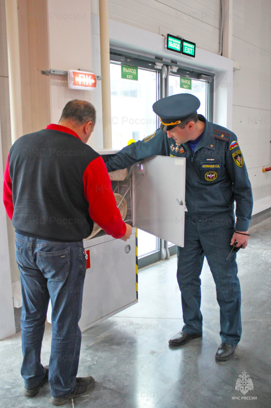 Сотрудники МЧС обеспечивают безопасность проведения в Казани первого российско-китайского форума "РОСТКИ: Россия и Китай - взаимовыгодное сотрудничество"