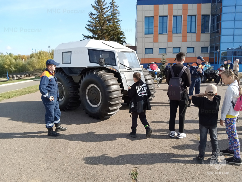 Клубы по интересам в День открытых дверей в МЧС