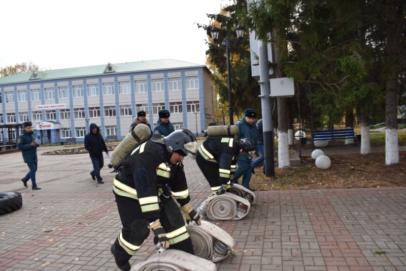 Аксубаевские пожарные завоевали золотой кубок пожарного кроссфита