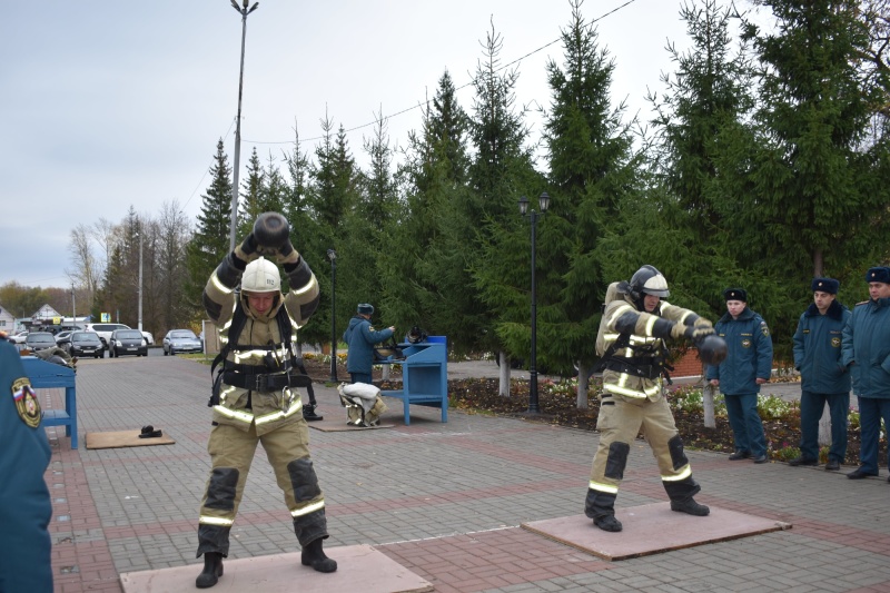 Аксубаевские пожарные завоевали золотой кубок пожарного кроссфита