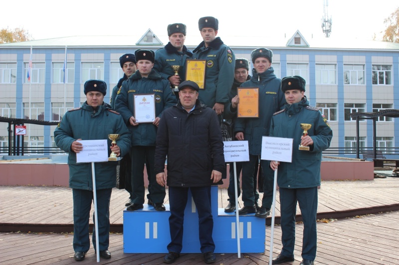 Аксубаевские пожарные завоевали золотой кубок пожарного кроссфита