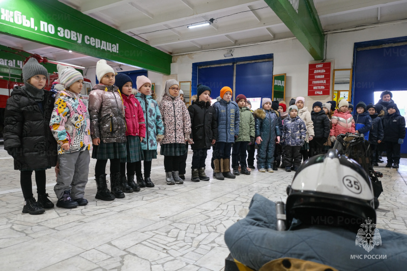 Нижнекамские огнеборцы провели увлекательную экскурсию для первоклассников гимназии «Адымнар – Нижнекамск»