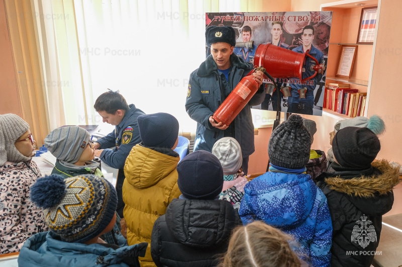 Нижнекамские огнеборцы провели увлекательную экскурсию для первоклассников гимназии «Адымнар – Нижнекамск»