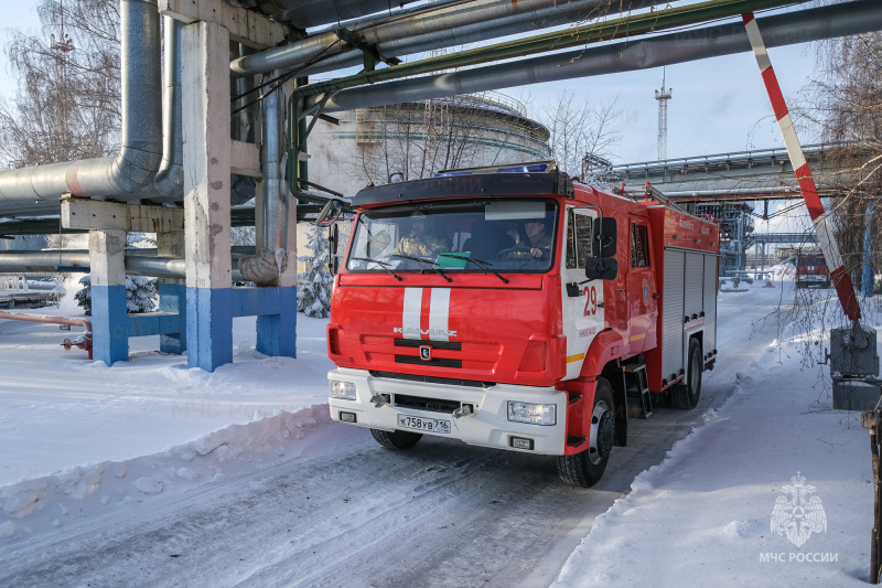 Пожарно-тактическое учение: огнеборцы отработали действия по тушению пожара на охраняемом объекте Нижнекамской ТЭЦ