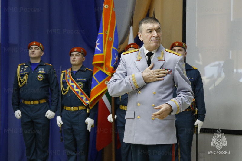 В День спасателя Российской Федерации начальник Главного управления МЧС России по РТ Рафис Хабибуллин поблагодарил коллектив за совместную работу