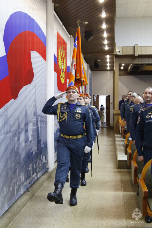 В День спасателя Российской Федерации начальник Главного управления МЧС России по РТ Рафис Хабибуллин поблагодарил коллектив за совместную работу