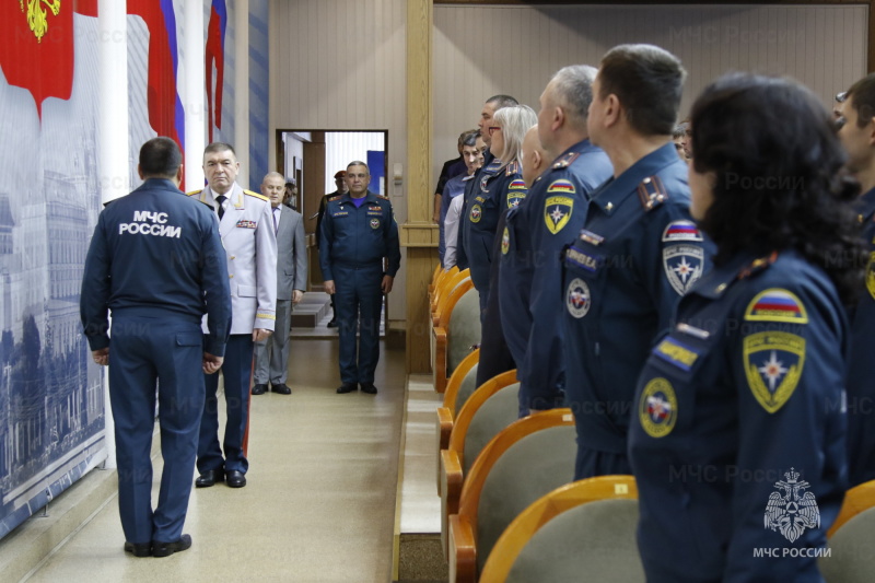 В День спасателя Российской Федерации начальник Главного управления МЧС России по РТ Рафис Хабибуллин поблагодарил коллектив за совместную работу