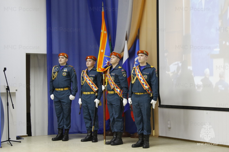 В День спасателя Российской Федерации начальник Главного управления МЧС России по РТ Рафис Хабибуллин поблагодарил коллектив за совместную работу