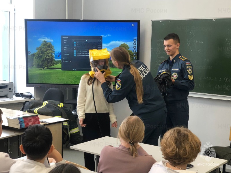 В Заинском районе продолжается профориентационная подготовка старшеклассников для поступления в вузы МЧС России