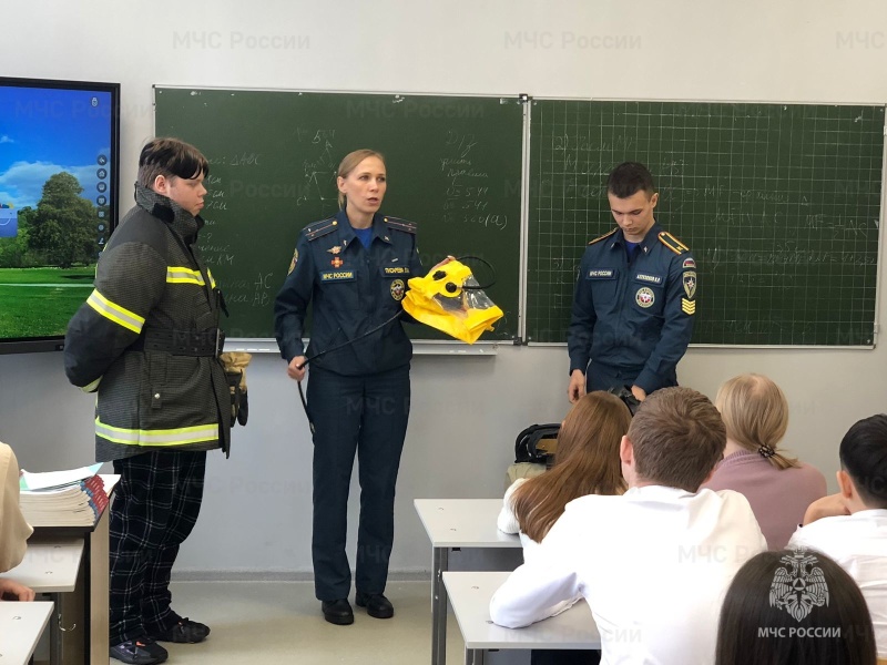 В Заинском районе продолжается профориентационная подготовка старшеклассников для поступления в вузы МЧС России