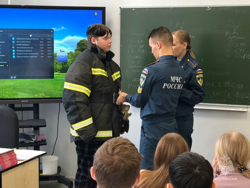 В Заинском районе продолжается профориентационная подготовка старшеклассников для поступления в вузы МЧС России