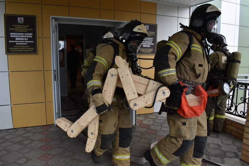 В первой школе Алексеевского прошли пожарно-тактические учения