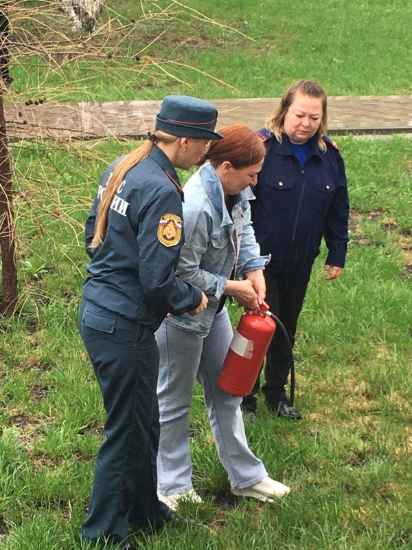 Педагогическому составу и персоналу музыкальной школы напомнили правила пожарной безопасности