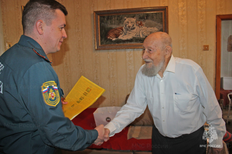 В подарок ко Дню Победы – пожарный извещатель