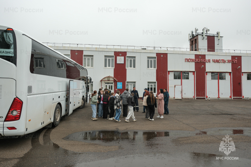 Нижнекамские огнеборцы провели для школьников увлекательное занятие по пожарной безопасности