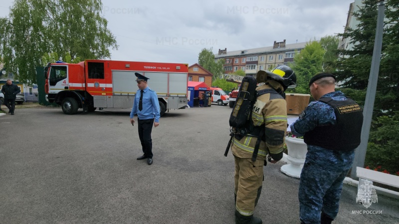 Условный пожар потушили в здании Кировского районного суда