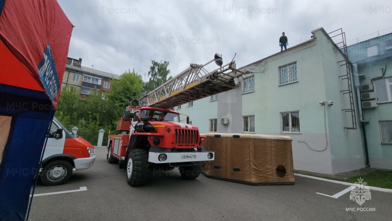 Условный пожар потушили в здании Кировского районного суда