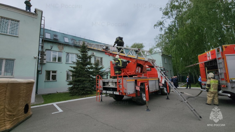 Условный пожар потушили в здании Кировского районного суда