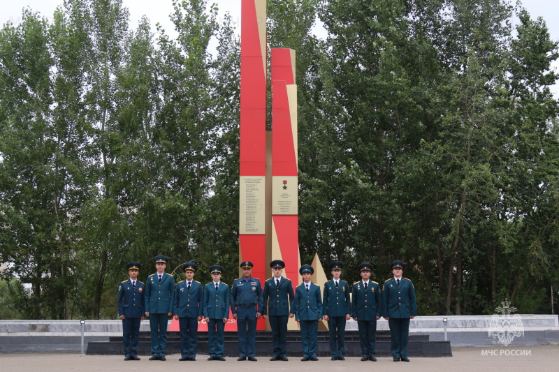 Пожарно-спасательную службу главного управления пополнили выпускники ВУЗов МЧС России