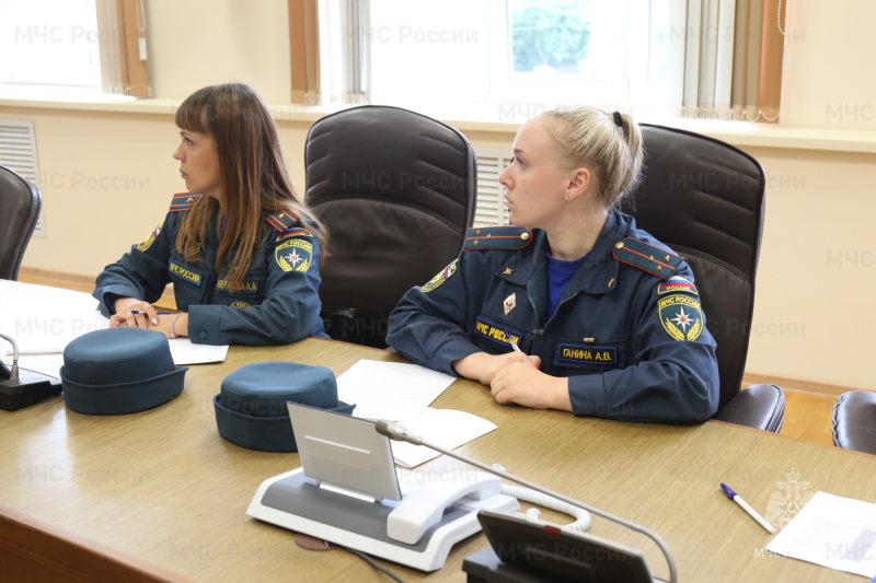 Пожарно-спасательную службу главного управления пополнили выпускники ВУЗов МЧС России