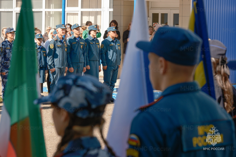 Будущие огнеборцы примерили первые погоны